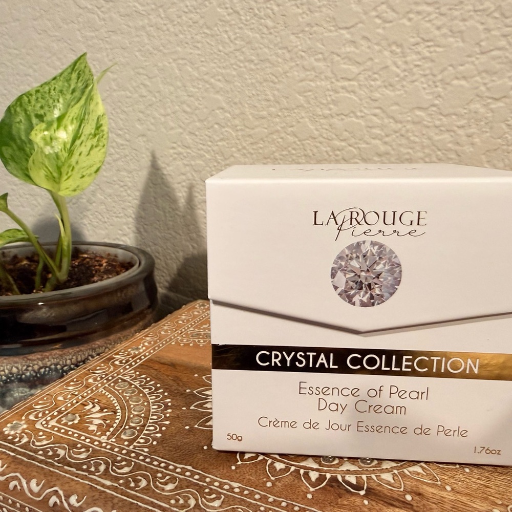 La Rouge Pierre Essence of Pearl Day Cream - White